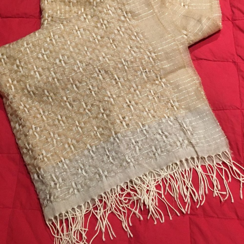 HOLIDAY PRICING   Yansi Fugel Sparkling Thread Wood Scarf NWOT